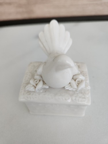 Blanc chine porcelain - de,