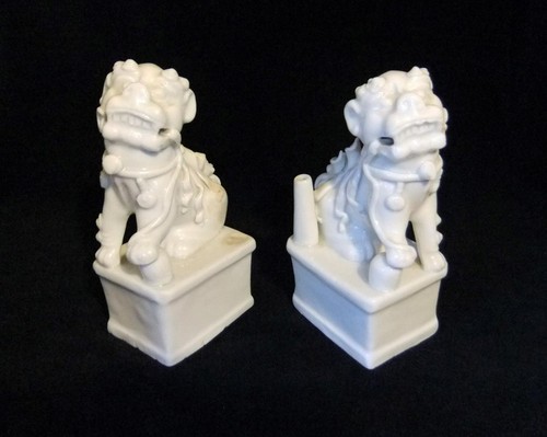 Pair kangxi blanc chine dog - pair,