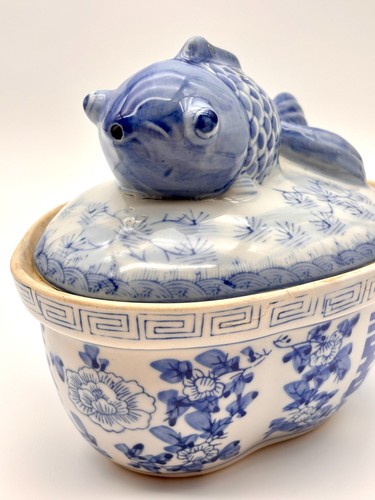 Blue and white porcelain carp - white,